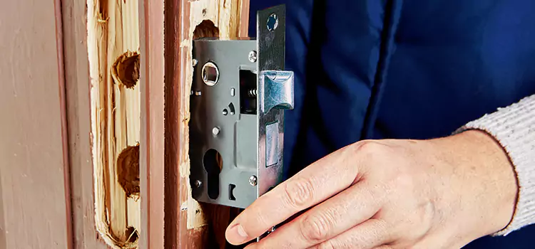 Garage Door Lock Replacement Lenexa
